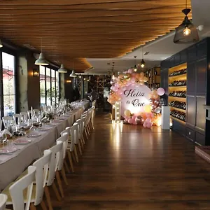 D Hotel-restaurant-private Hotel